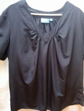 Simply Vera Vera Wang Black V-Neck Short Sleeve Top